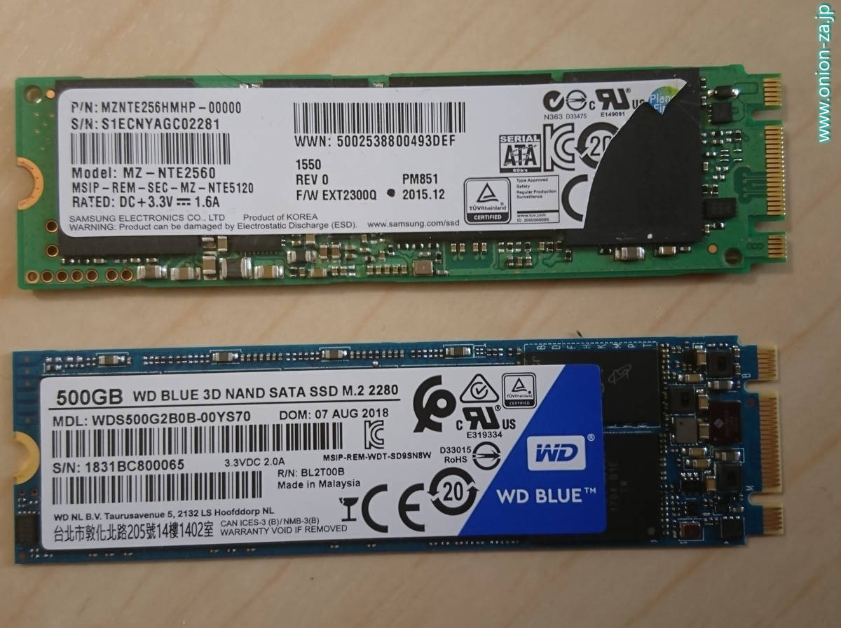 サムスンの256GB SSDは定格3.3V 1.6Aに対して、容量が倍のWD Blue SSDは3.3V 2.0Aとなっている